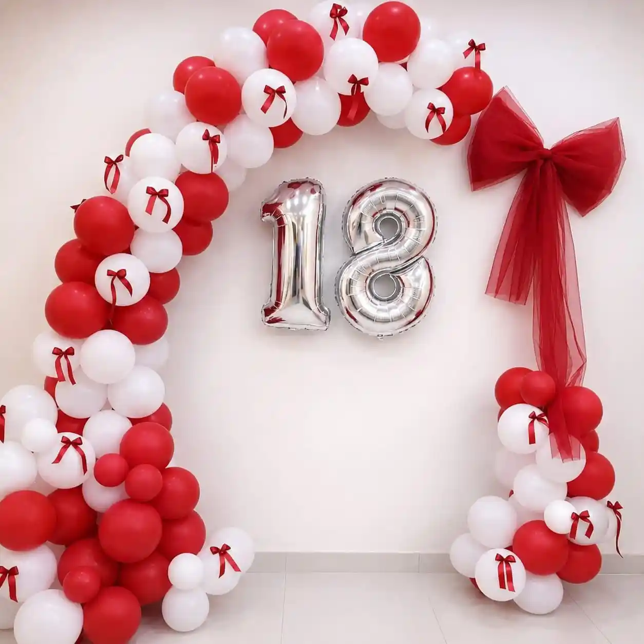 Pretty Red ab Bow Birthday Decor