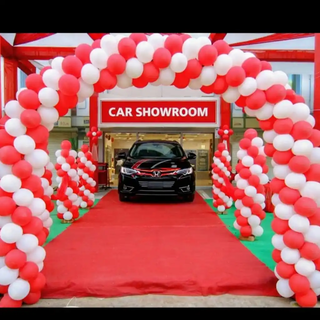 Grand Event Showroom Decor