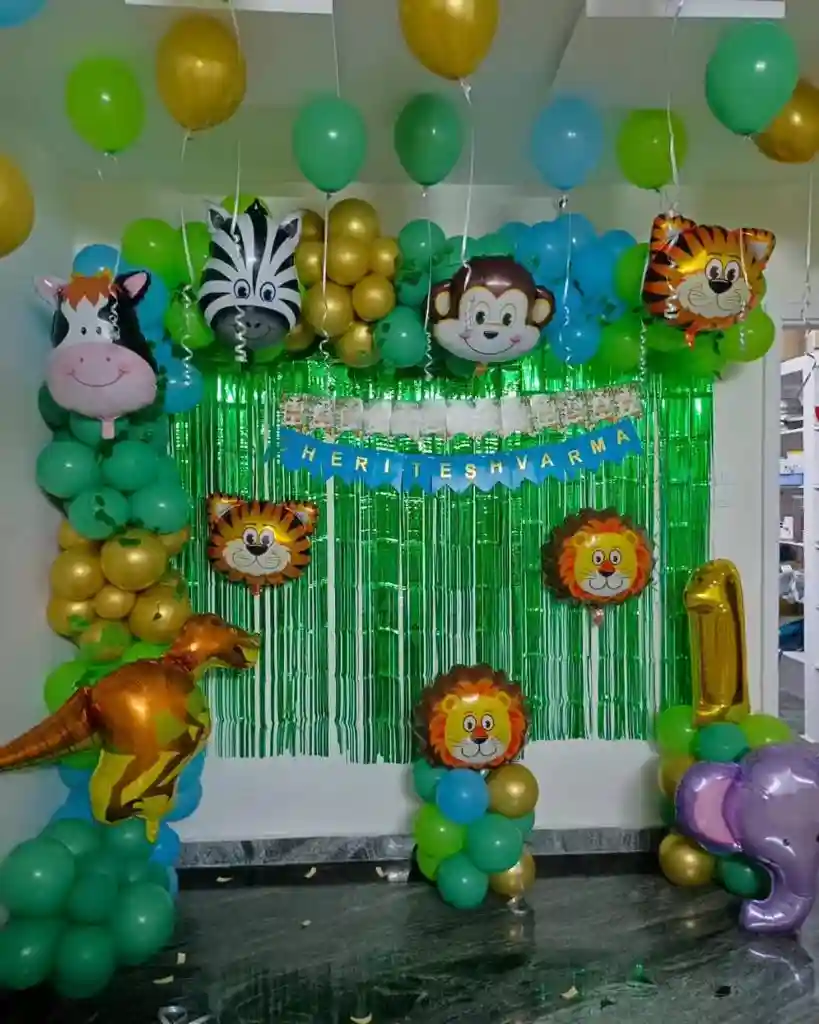 Jungle Theme Decoration With Animal