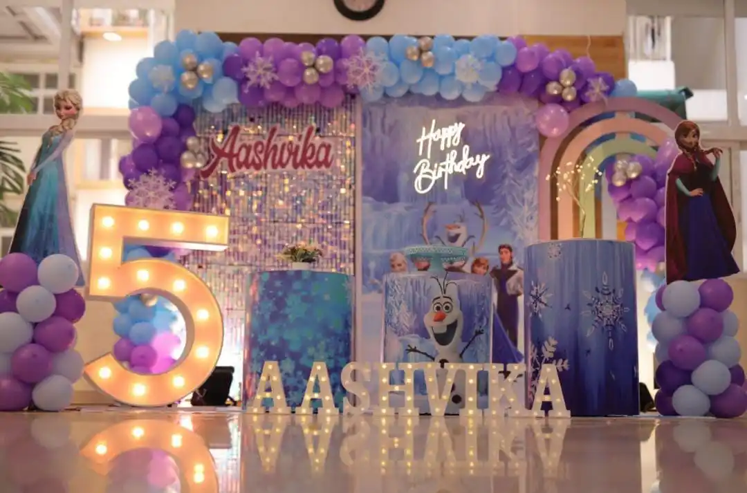 Society Hall Premium Decoration