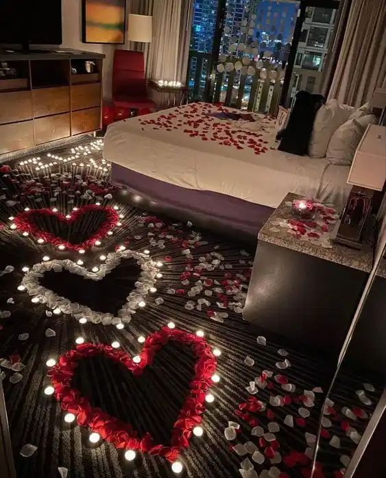 Heart Room With Decor Rose Petal