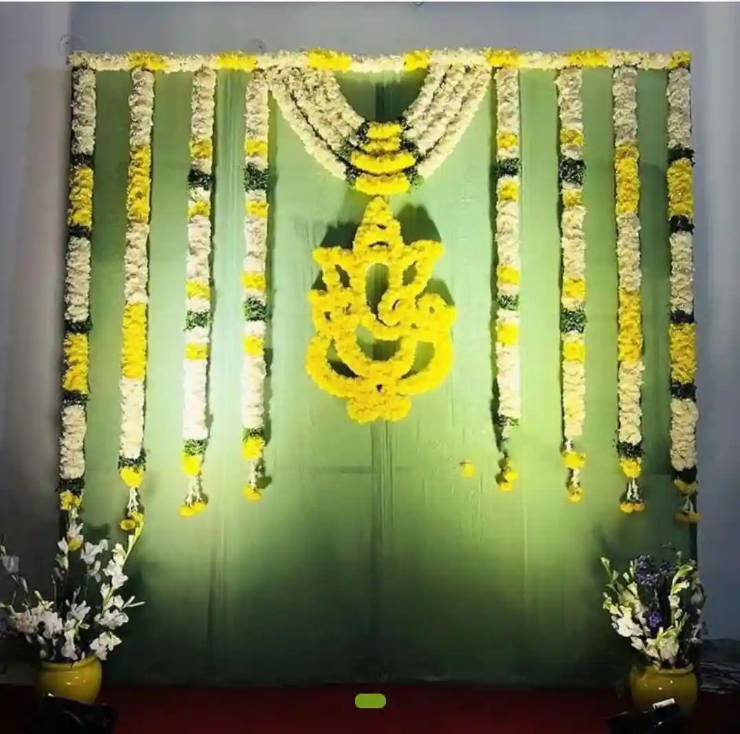 balloon decoration Mehendi Backdrop with Artificial Flower