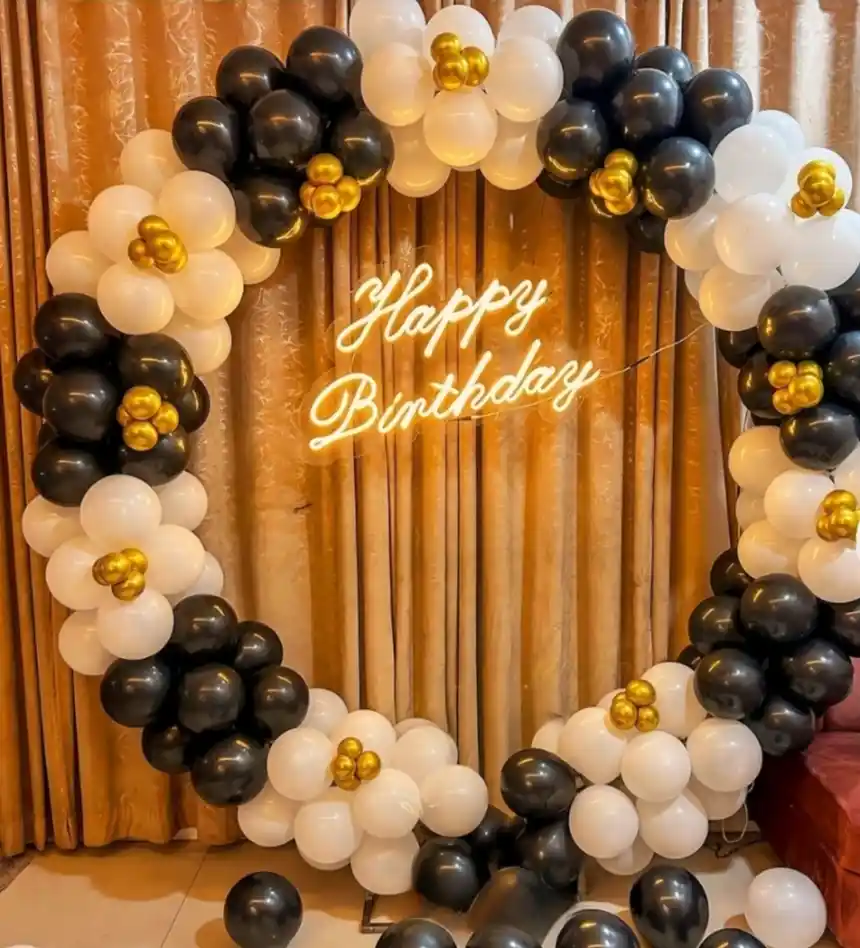 Black n Gold Glaze Balloon Decor