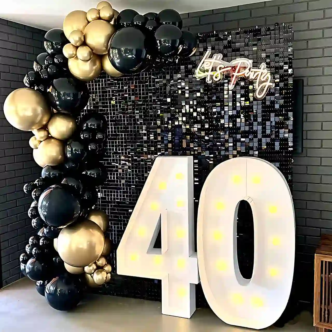 Midnight Gold Black & Gold Balloon Garland Decor
