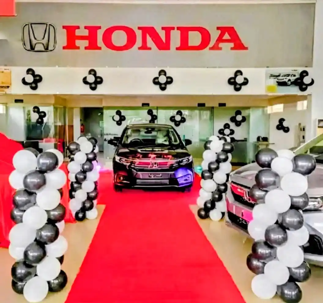 Balloons Bliss Showroom Decor